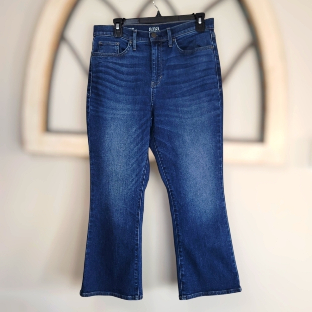 A.n.a High Rise Cropped Flare, Medium Wash, Size 10